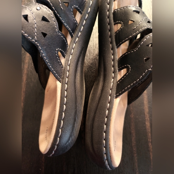 Clark's Collection Leather Cut out Velcro Strap Sandals Black Size 8M - Picture 7 of 16